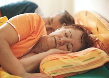 Sleeping longer than 6.5 hours a night associated with cognitive decline according to research – what’s really going on here?