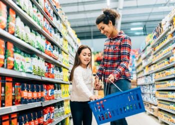 Companies are pushing sweetened drinks to children through advertising and misleading labels – and families are buying