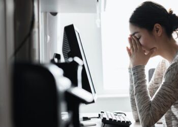 Regret can be all-consuming – a neurobehavioral scientist explains how people can overcome it