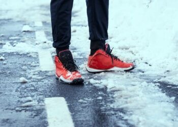 Cover your face, wear a hat and stay hydrated to exercise safely through the winter