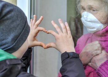 10 ways to help lonely loved ones in long-term care homes, according to an LTC worker