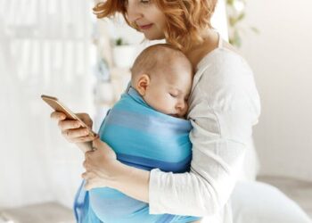 COVID: how anti-vaccine influencers exploit mothers to further their cause