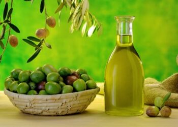 Extra virgin olive oil: why it’s healthier than other cooking oils