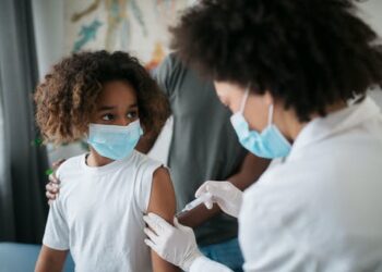 Kids afraid of getting shots? Here are 3 easy ways for parents to help them