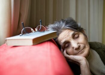 Longer naps in the day may be an early sign of dementia in older adults