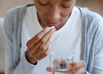 Long-term antibiotic use by middle-aged women may affect cognitive function – new study