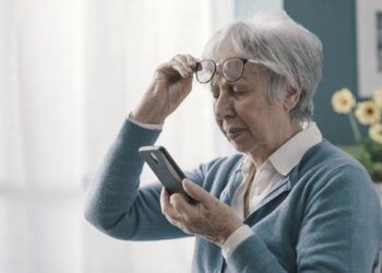 New eye drops can help aging people see better – an optometrist explains how Vuity treats presbyopia