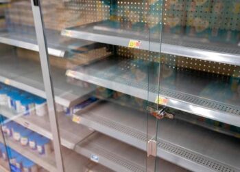 Qué hay detrás de la escasez de leche de fórmula para bebés en EEUU y cómo asegurarnos de que no se repita
