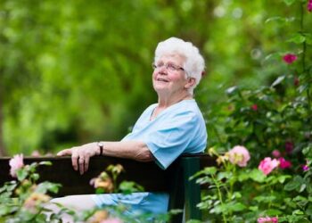 Do optimists really live longer? Here’s what the research says