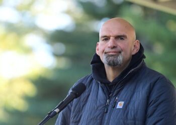 Fetterman’s struggles with language highlight the challenges after a stroke – a vascular neurologist explains aphasia and the path to recovery