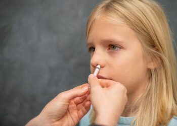 Nasal vaccines promise to stop the COVID-19 virus before it gets to the lungs – an immunologist explains how they work