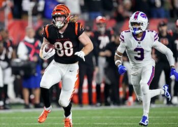 Damar Hamlin’s cardiac arrest during ‘Monday Night Football’ could be commotio cordis or a more common condition – a heart doctor answers 4 questions