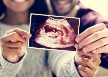Claims that foetuses are surrounded by bacteria in the womb are incorrect – new review