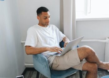 Why sitting with crossed legs could be bad for you