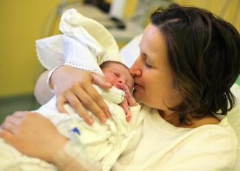 An emergency in the making: Ending pandemic prenatal health coverage for uninsured people is both costly and dangerous