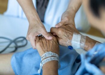 Older people who are homeless need better access to hospice and palliative care