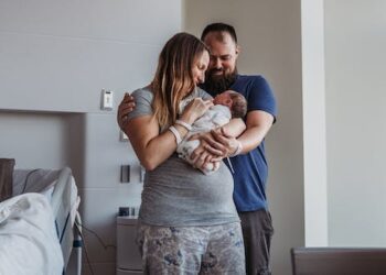 Birth of a story: How new parents find meaning after childbirth hints at how they will adjust