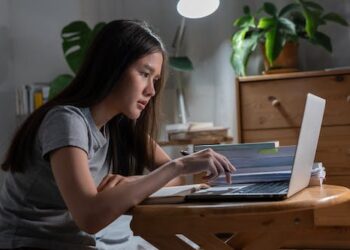 COVID’s ongoing toll on university students’ mental health – new findings