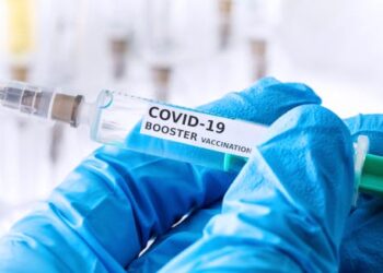 CDC greenlights two updated COVID-19 vaccines, but how will they fare against the latest variants? 5 questions answered