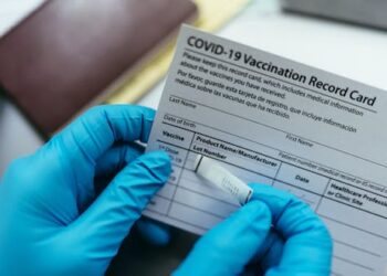 COVID-19 vaccine mandates have come and mostly gone in the US – an ethicist explains why their messy rollout matters for trust in public health