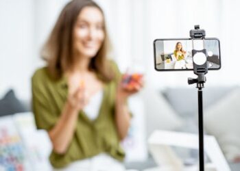 Online wellness content: 3 ways to tell evidence-based health information from pseudoscience