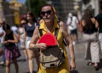 Heat waves can be deadly for older adults: An aging global population and rising temperatures mean millions are at risk