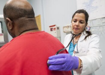 ICE detainees suffer preventable deaths − Q&A with a medical researcher about systemic failures