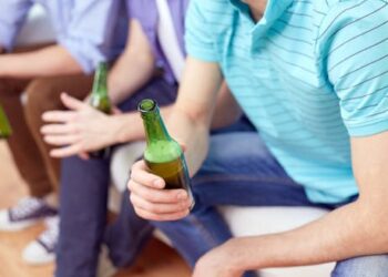 Alcohol consumption among teenagers: Parents need to set rules and not just talk about it