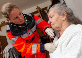 Paramedics treating patients’ palliative needs at home benefits everyone