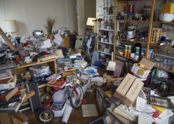 Decluttering can be stressful − a clinical psychologist explains how personal values can make it easier