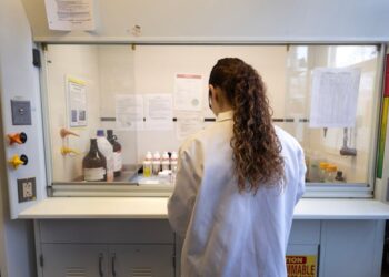 Cuts to science research funding cut American lives short − federal support is essential for medical breakthroughs