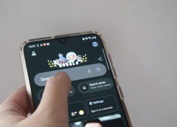 Google searches for information about cancer lead to targeted ads from alternative clinics