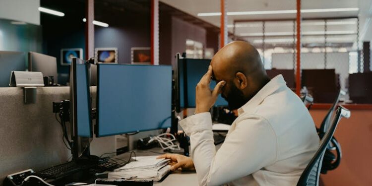 Why employees hesitate to disclose mental health concerns – and what employers can do about it