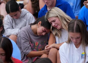 Grief feels unbearable, disorienting and chaotic – a grief researcher and widow shares evidence-based ways to face the early days of loss