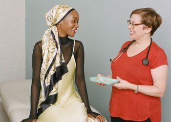 COVID-19 vaccines for kids are mired in uncertainty amid conflicting federal guidance