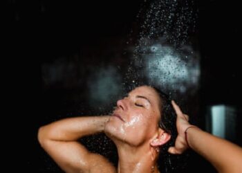 Dark showering: is this the very best way to wash?