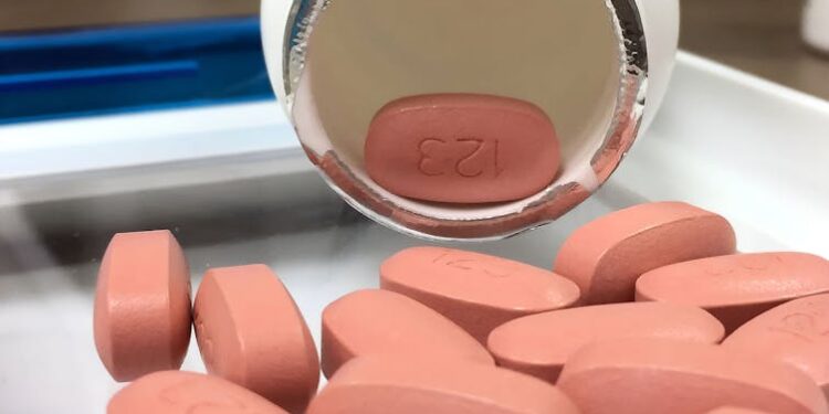 Florida’s proposed cuts to AIDS drug program threaten patient care and public health