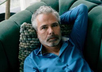 Marriage over, €100,000 down the drain: the AI users whose lives were wrecked by delusion