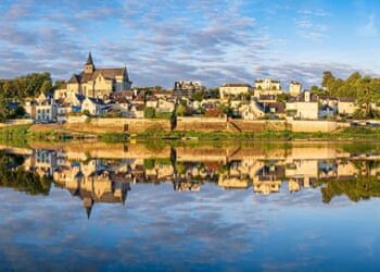 ‘Wheeling through vineyards and chateaux country’: an ebike tour of France’s Loire valley