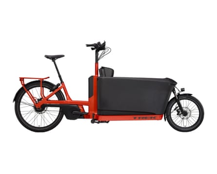 TREK Fetch+ 4 750Wh Electric Cargo Bike in lava Red
