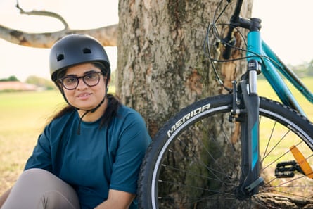 Rabia decided to learn to cycle to help her young daughter.