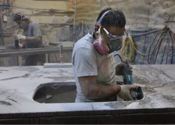 Quartz countertops are driving a public health crisis in the US – 2 occupational health experts explain the surge of lung transplants and lawsuits