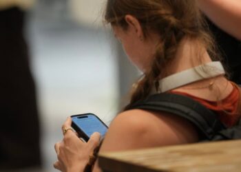 A social media ban for Canadian kids sounds simple, but Bill C-34 has major limitations