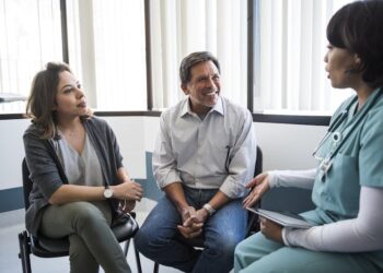 Dementia care navigators help Coloradans get the support they need