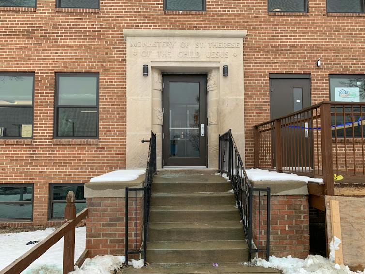Steps leading to a door of a building
